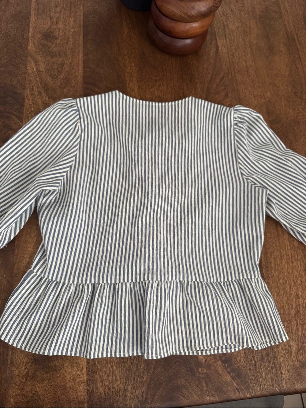 CeCe Blue & White Striped Bow Front Peplum Blouse Size M - Picture 3 of 3
